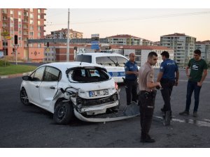 Malatya’da trafik kazası: 1’i ağır 2 yaralı