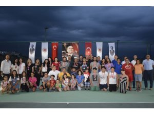 15 Temmuz şehitleri anısına tenis turnuvası