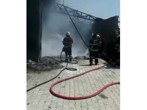 Hurdaları yakmak isterken depoyu yaktı