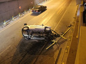 Konya'da otomobil alt geçide düştü: 3 yaralı