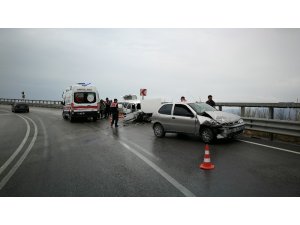 Aynı virajda 6 kişi yaralandı