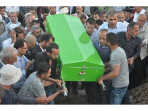 Barajda boğulan kardeşler yan yana defnedildi