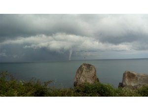 Denizde oluşan hortum kameralara yansıdı