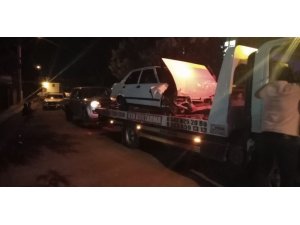 Adıyaman’da üç araçla çarpışan kamyonetin sürücüsü kaçtı