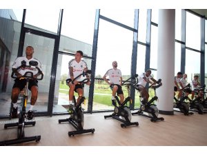 Beşiktaş salonda çalıştı