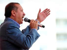 Erdoğan, 'padişahı' aşağı indirtti