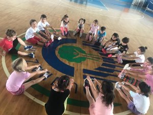 Miniklere spor keyfi
