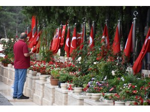 15 Temmuz şehitleri dualarla anıldı