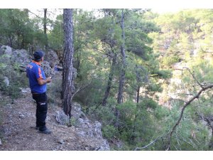 Uçurumda erkek cesedi bulundu