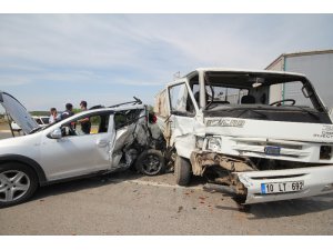 Ayvalık’ta kaza: 4 yaralı