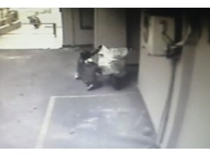 Kozyatağı’nda motosiklet hırsızlığı kamerada