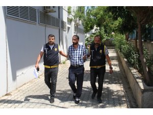 Bıçaklı kavgada 3 kişiyi yaralayan ve 1 kişinin ölümüne sebep olan şüpheli adliyede