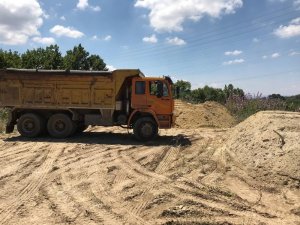 Kaçak hafriyat döken kamyona 72 bin lira ceza