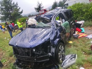 Belçika’dan gelen aile Tarsus’ta kaza yaptı: 5 yaralı