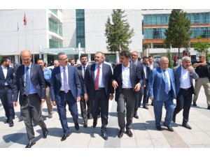 Mahir Ünal Milli İrade Meydanını gezdi