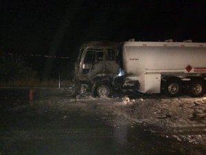 Akaryakıt yüklü tankerde yangın