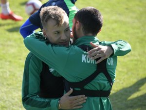 Milosevic kampa katıldı