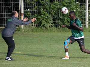 Diagne yavaş yavaş