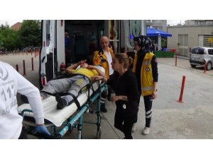 Çocuğuna araba çarpan anne göz yaşlarına boğuldu