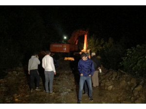 GÜNCELLEME 3 - Düzce'de su baskını ve toprak kayması