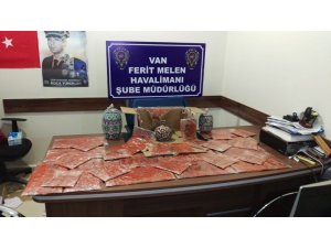 Hediyelik eşya kolisinde zehir çıktı