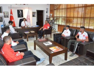 Kayserili Muaythai sporcularından Murat Eskici’ye ziyaret