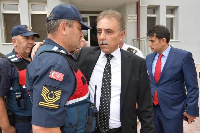 Vali Toprak’tan Jandarma Komutanına taziye ziyareti