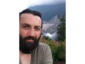 Ormanda kesilen tomruk ölümüne neden oldu