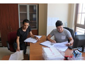 Üniversite öğrencileri kurayla işbaşı yaptı