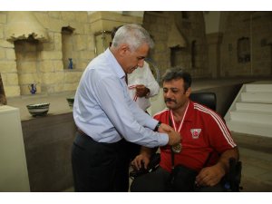 Başkan Güder’den şampiyon sporcuya kutlama