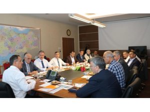 Yılmaz: “Çok çalışmak boynumuzun borcu”
