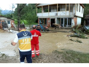 Düzce'deki su baskını ve toprak kayması