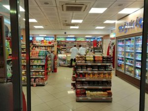 Önce kasadaki parayı sonra sigarayı istediler