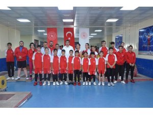 Haltercilere malzeme yardımı yapıldı