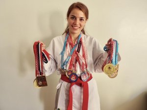 İstemeyerek başladığı karatede dünyayı dize getirmek istiyor