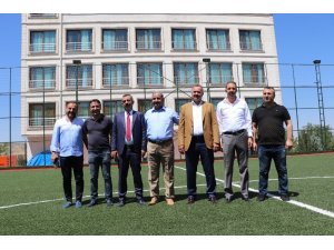 Siirt’te 5 milyon 320 bin liraya yapılan spor kompleksi hizmete girdi