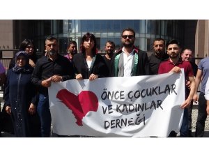 Eşini ve kayınbiraderini öldüren zanlının yargılanmasına başlandı