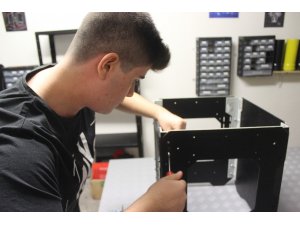 Genç yaşında yüzde doksanı yerli 3 boyutlu yazıcı üretip bütün Türkiye’ye satıyor