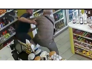 Rusya’da yaşlı adam kadını tecavüzden kurtardı