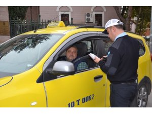 Balıkesir polisinden ticari taksilere denetimi