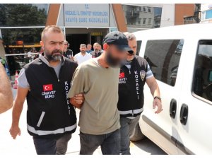 Kocaeli’deki kadın cinayetinin 2 şüphelisi adliyeye sevk edildi