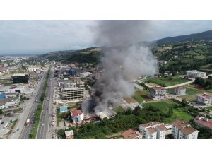 Mağaza yangını 4,5 saatte söndürüldü