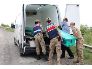 Deniz kıyısında kafası ve kolları olmayan erkek cesedi bulundu