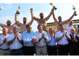 Çan Belediyesi 8. Yağlı Pehlivan Güreşlerinde Başpehlivan Ali Gürbüz oldu