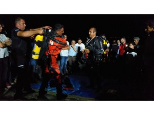 Gölde kaybolan 2 kişiyi arama çalışmalarına ara verildi