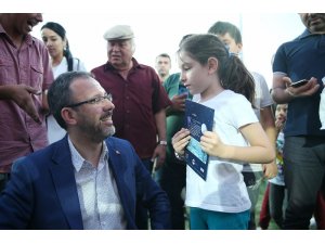 Bakan Kasapoğlu, Altındağ’da Yaz Akşamı Şenlikleri’ne katıldı