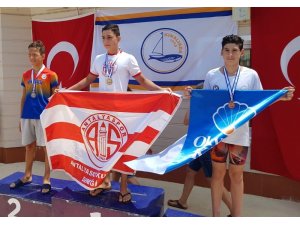 Antalyaspor, Prens Adaları Yüzme Şampiyonası’na damga vurdu