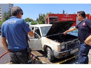 Yayladan gelen araç Antalya sıcağında alev aldı