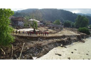 Düzce'deki su baskını ve toprak kayması