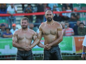 Gökbel’de başpehlivan Ali Gürbüz oldu